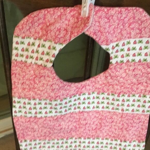 3/$25 or $12 ea. NWT Handmade Reversible Quilted Baby Bib - Picture 1 of 3